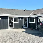 Vlakbij Zee En Gezellig *